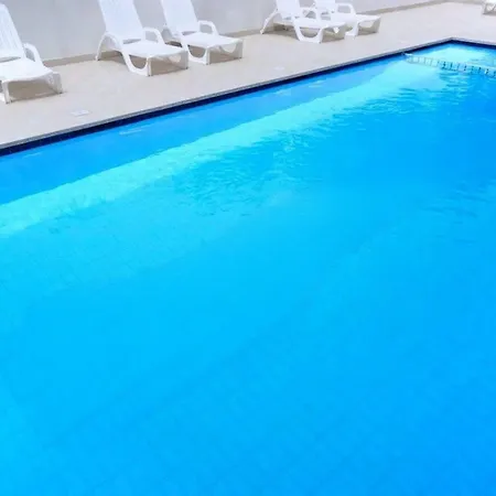 Sunlit Terrace Steps From The Sea Appartamento