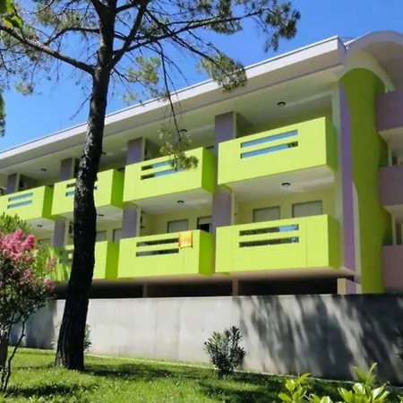 Appartement Sunlit Terrace Steps From The Sea
