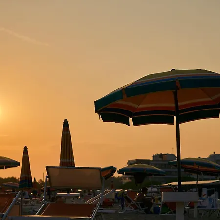 Sunlit Terrace Steps From The Sea Apartament Bibione